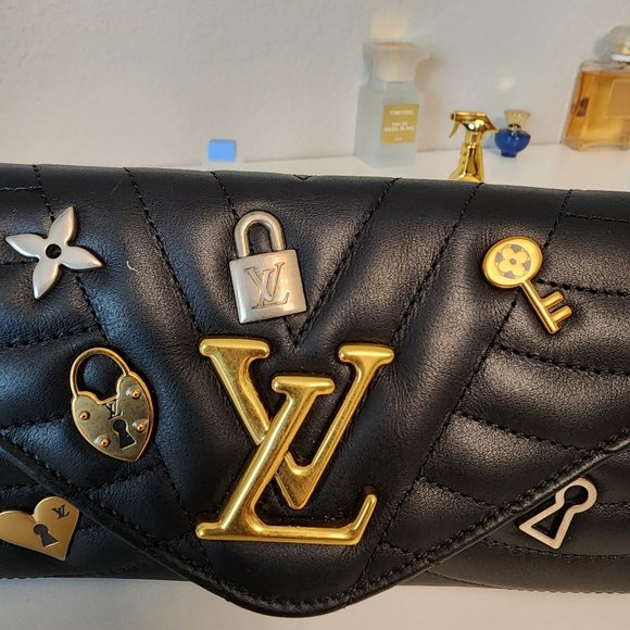 LOUIS VUITTON  Authentic. Love Lock  Wave Long Leather Wallet Black - Picture 3 of 9